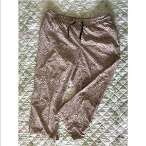 EUC/No flaws Lululemon Step Lively Crop